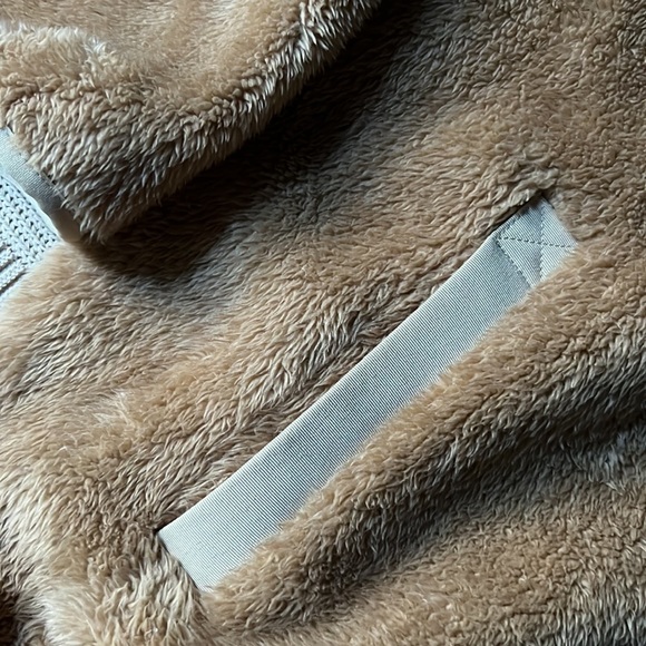 J. crew camel tan Sherpa half zip pullover fleece with neon green zipper - Picture 3 of 11